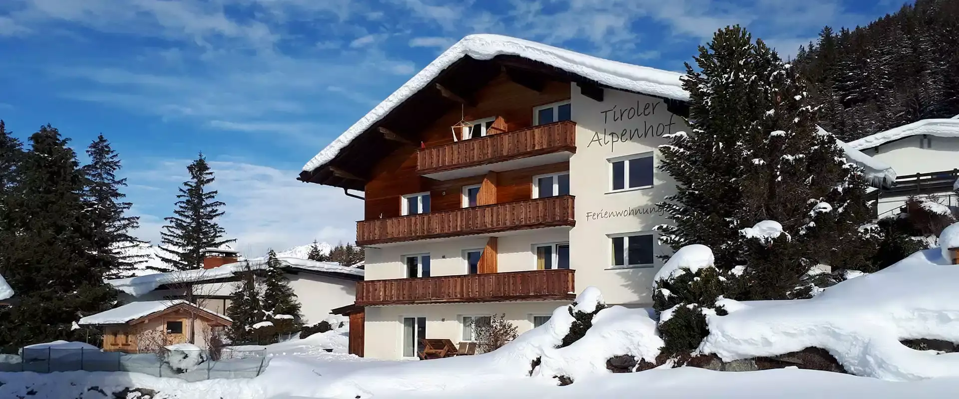 Tiroler_Alpenhof_Patsch_haus-winter.webp